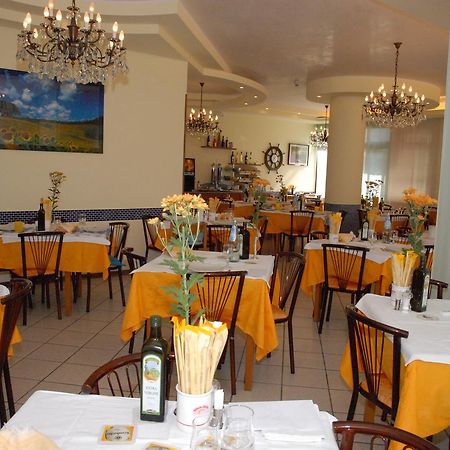 Hotel La Falena Cervia Luaran gambar