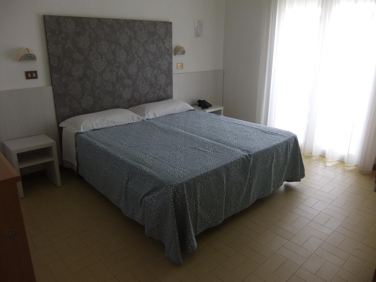 Hotel La Falena Cervia Luaran gambar