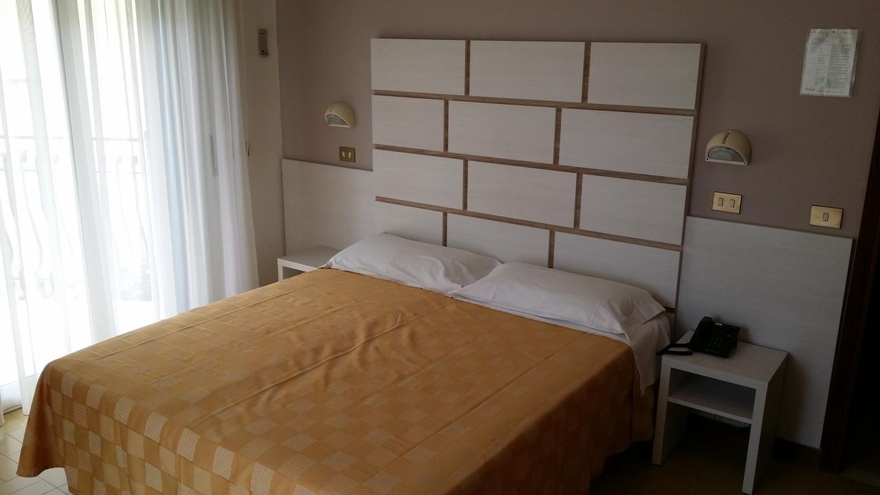 Hotel La Falena Cervia Luaran gambar