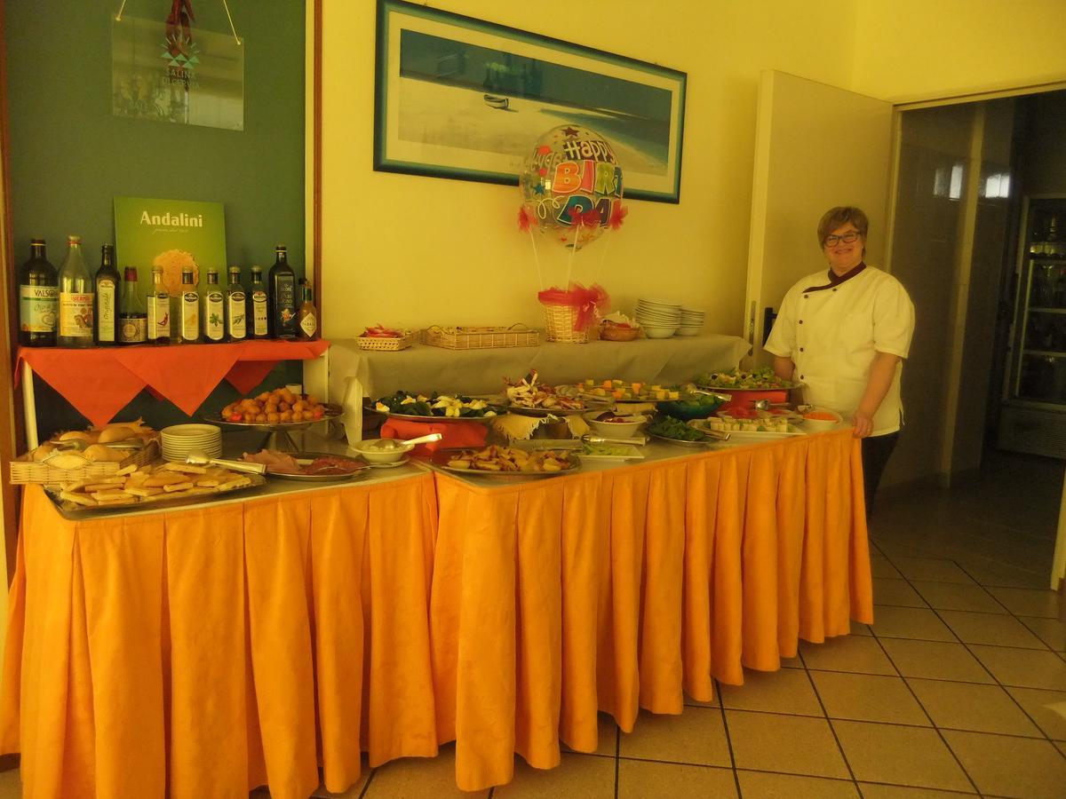 Hotel La Falena Cervia Luaran gambar