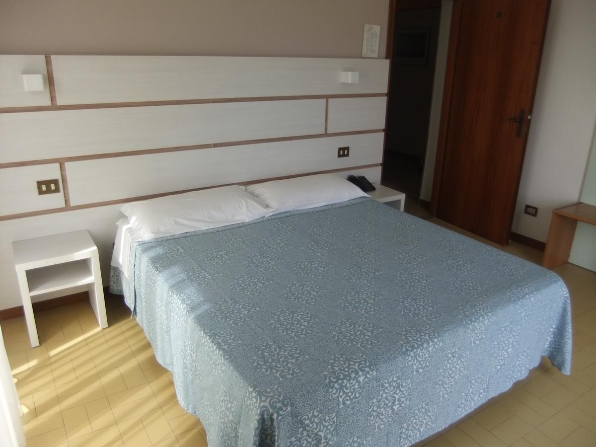 Hotel La Falena Cervia Luaran gambar