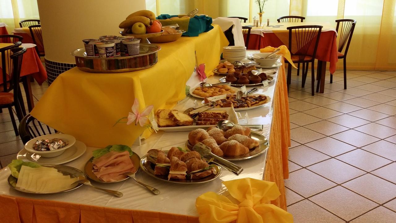 Hotel La Falena Cervia Luaran gambar
