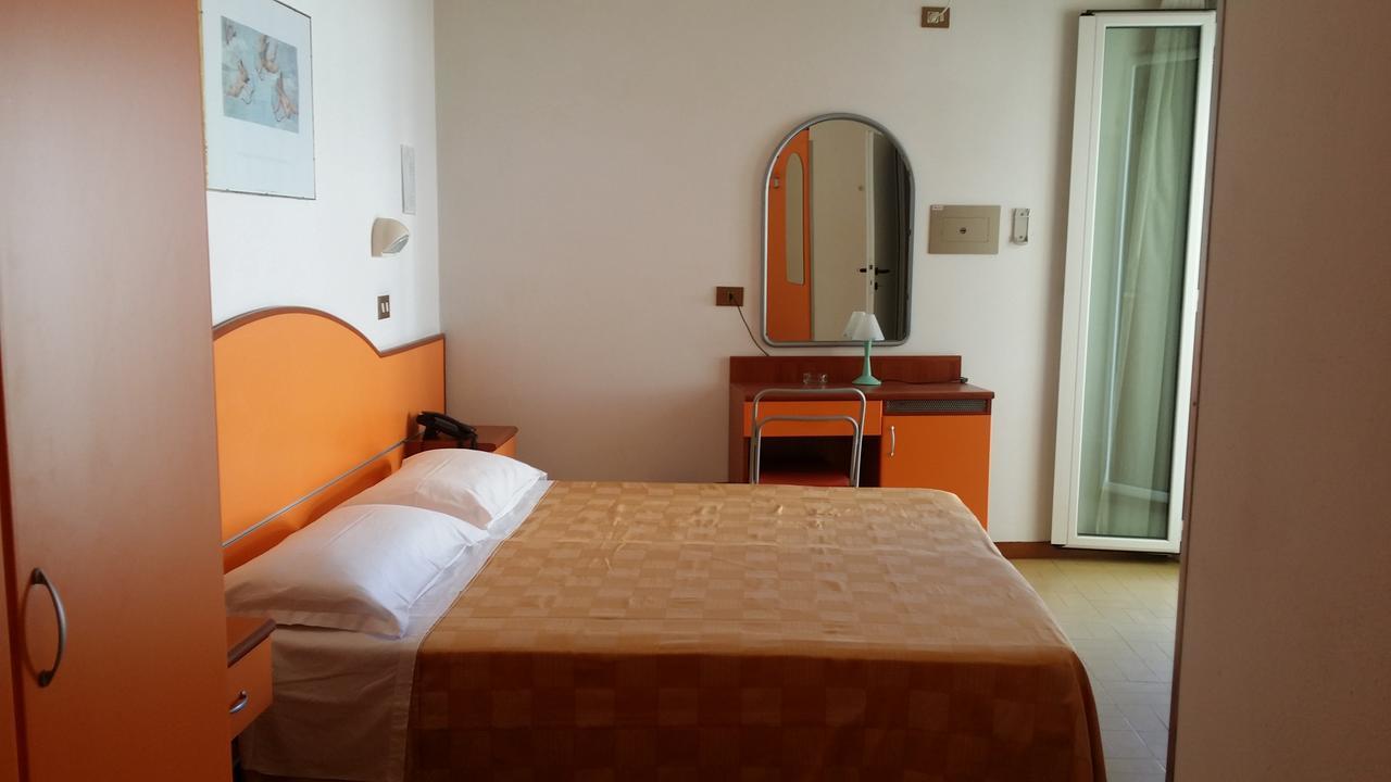 Hotel La Falena Cervia Luaran gambar