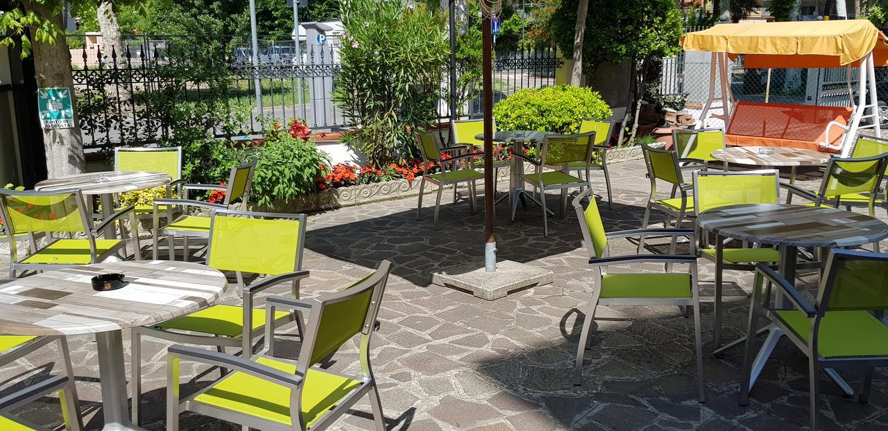 Hotel La Falena Cervia Luaran gambar