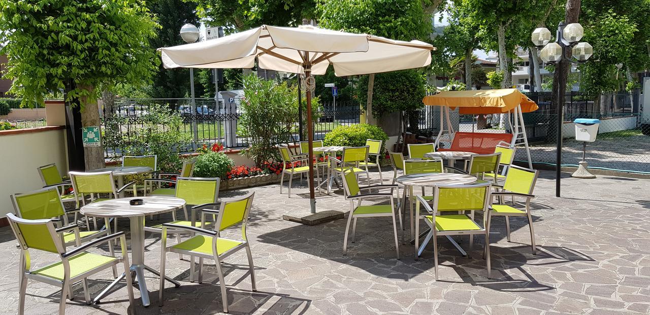 Hotel La Falena Cervia Luaran gambar